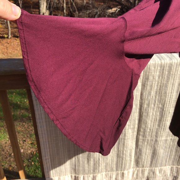 Torrid Babydoll Top Plunge Neck & Bell Sleeves 2x - Picture 3 of 6